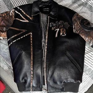 Leather pelle pelle
